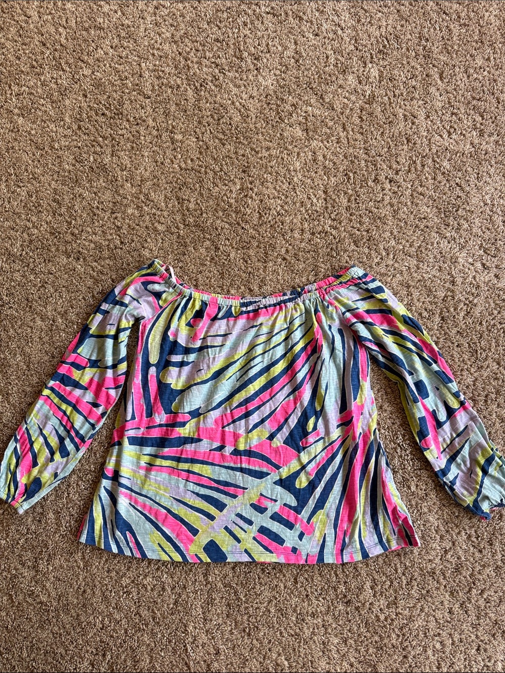 Lilly Pulitzer off the shoulder 100% cotton tee size xs
